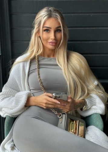 Есения, Г. Сальск